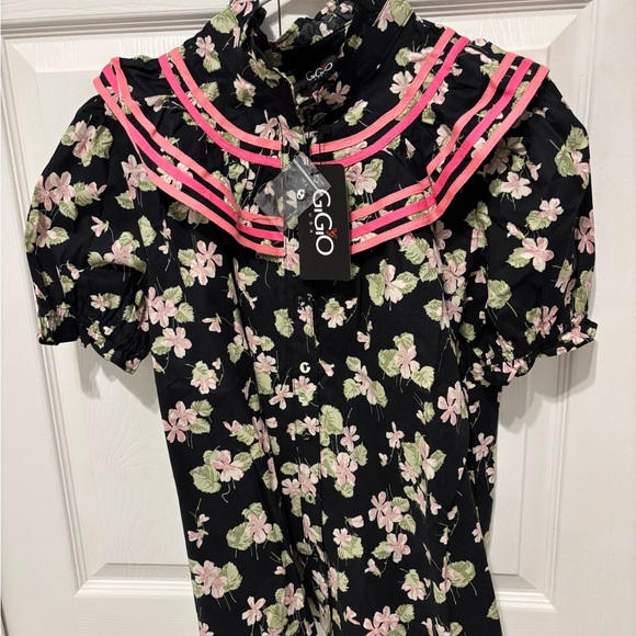 Gigio Black Floral Blouse with Pink Trim - Picture 2 of 2